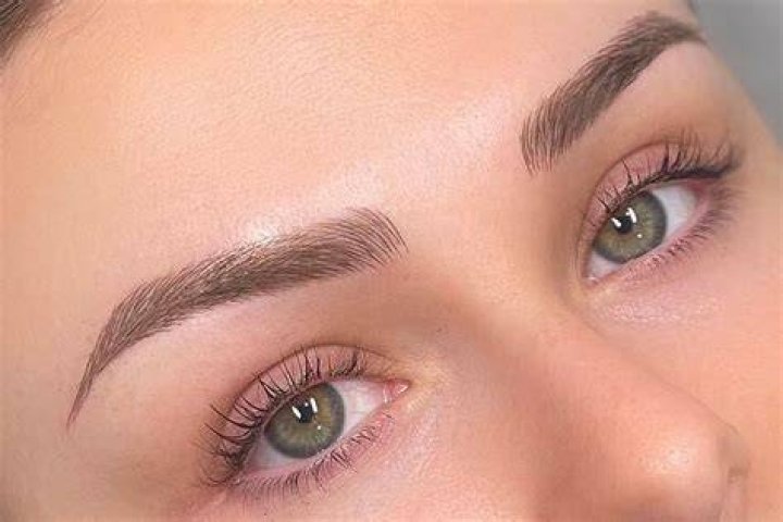 15 Best Eyebrow Fillers for Feather-Like Brows