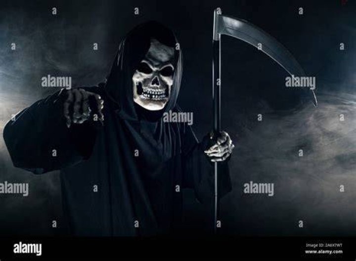 A ghost wielding a sickle in Phasmophobia