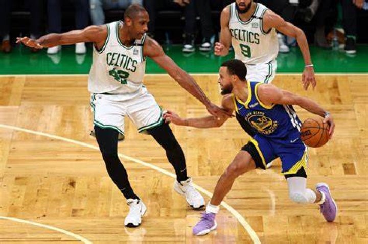 Al Horford In Action