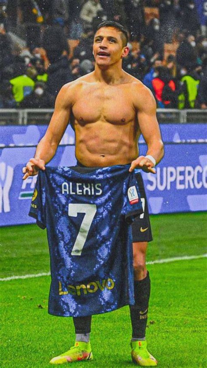 Alexis' shirt number is 10