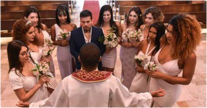 Arthur married nine wives in a bid to 'celebrate free love' and 'protest against monogomy'
