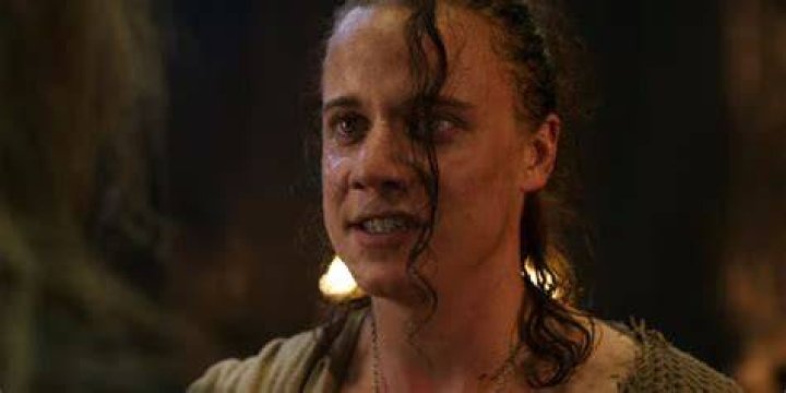 Basil Eidenbenz stars as Eskel in Season 2 of Netflix's The Witcher
