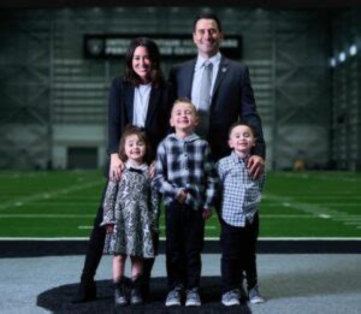 Dave Ziegler With His Wife & Kids