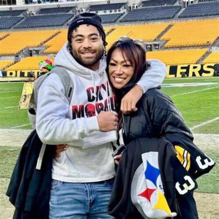 Jaylen Warren And His Mother Salaneta
