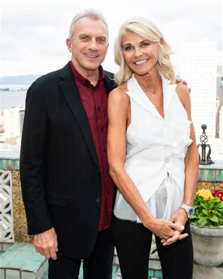 Joe & Jennifer (Source: US Weekly)