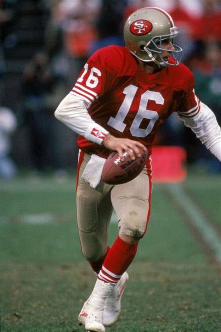 Joe Montana In His Early Days (Source: Bleacher Reports)