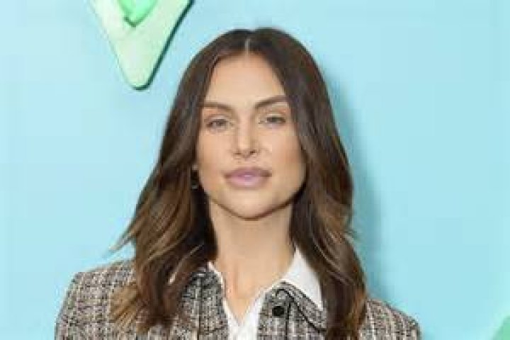 Lala Kent talking with Tyler Henry on Hollywood Medium with Tyler Henry