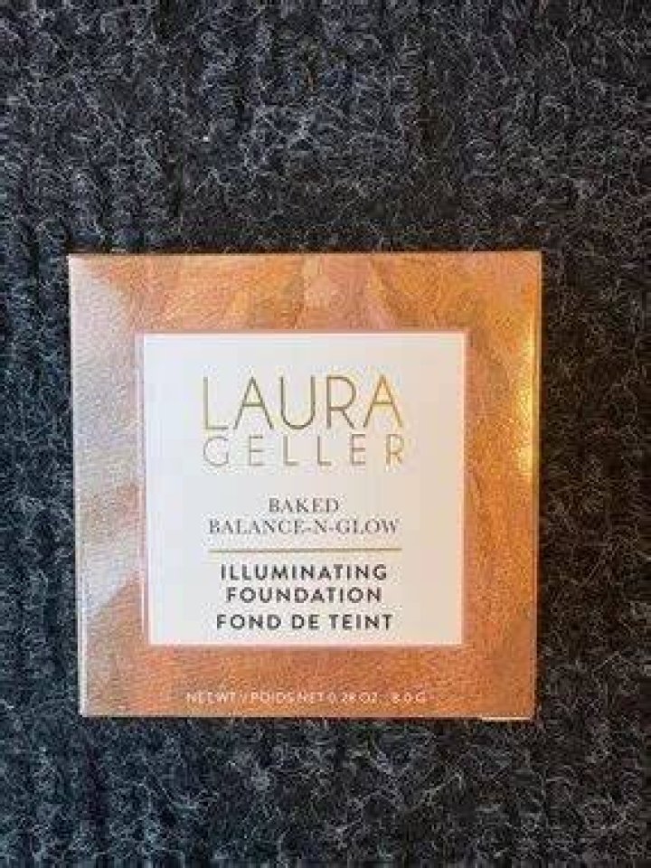 LAURA GELLER Baked Balance-N-Glow Illuminating Foundation