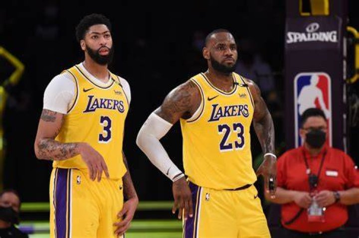 LeBron And Davis During Game 4