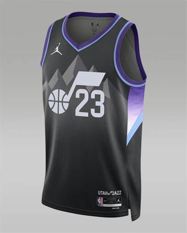 Player In Utah Jazz Jersey
