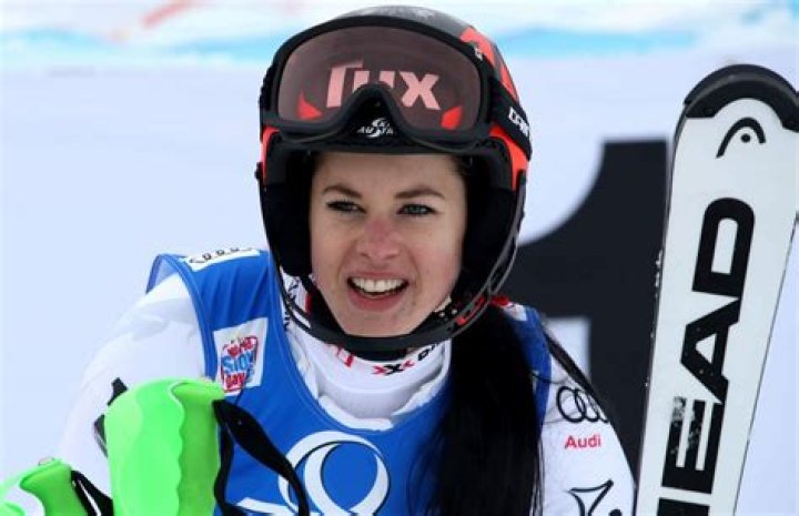 stephanie brunner skiing
