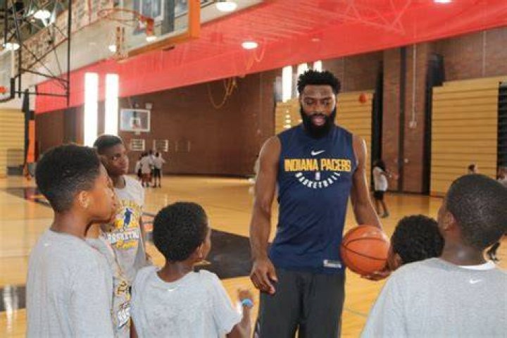Tyreke Evans on a camp for kids