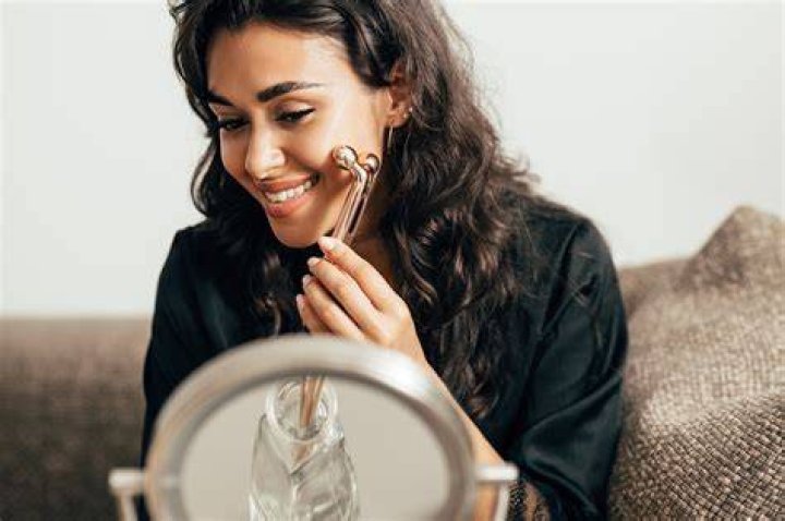 Vibrating Face Massager Benefits, Explained By Dermatologists